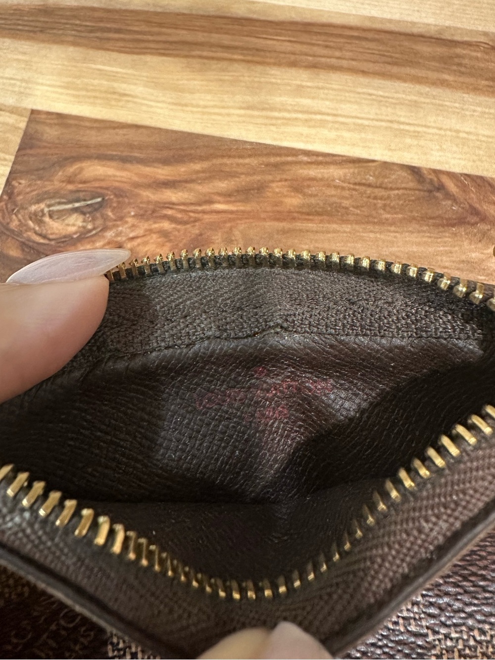 Louis Vuitton Damier Ebene Key Pouch; Pre-loved - Picture 9 of 11